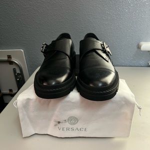 *NEW* VERSACE SHOES